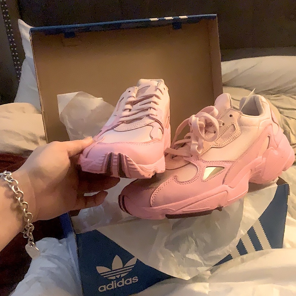 ADIDAS PINK FALCONS NWT NEVER WORN RARE